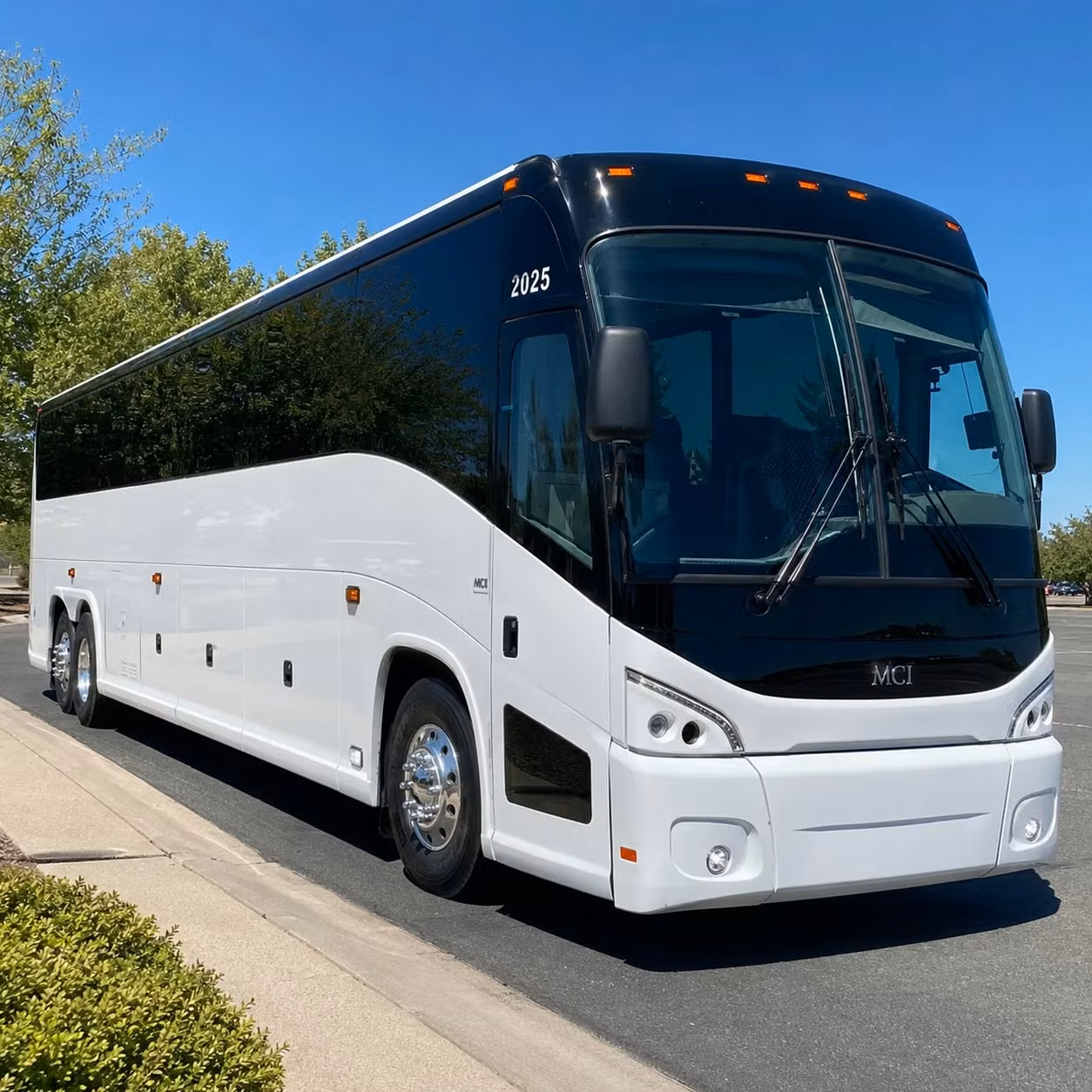 multi day bus rentals for richmond groups heading to the beach
