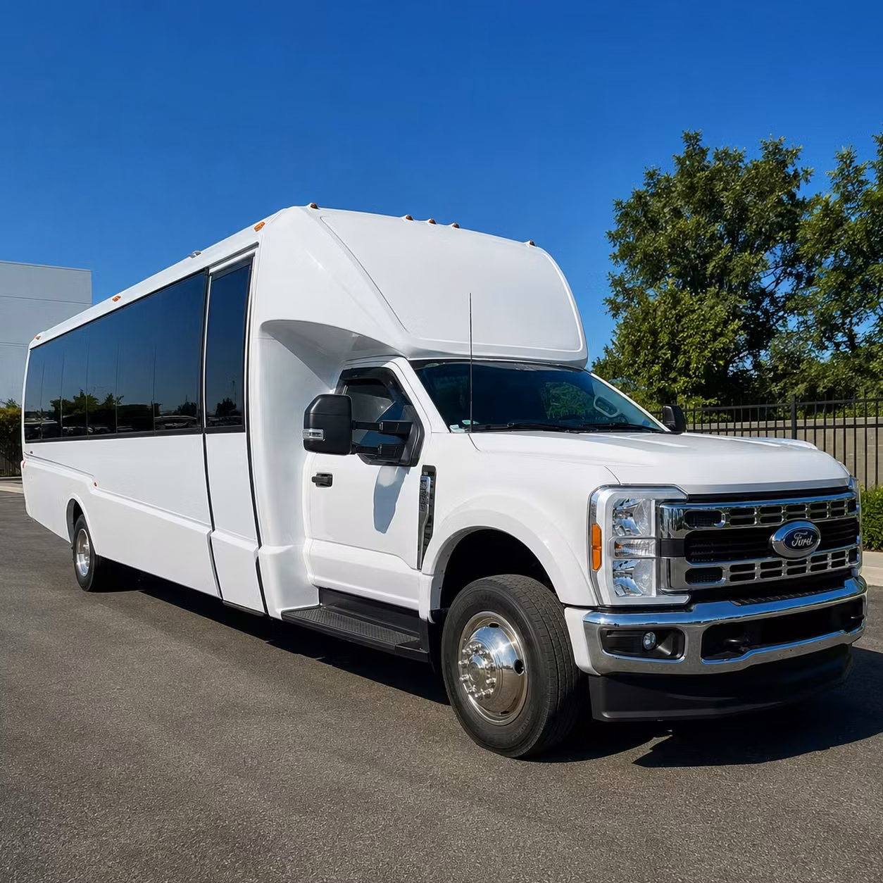 richmond 20 passenger minibus rental