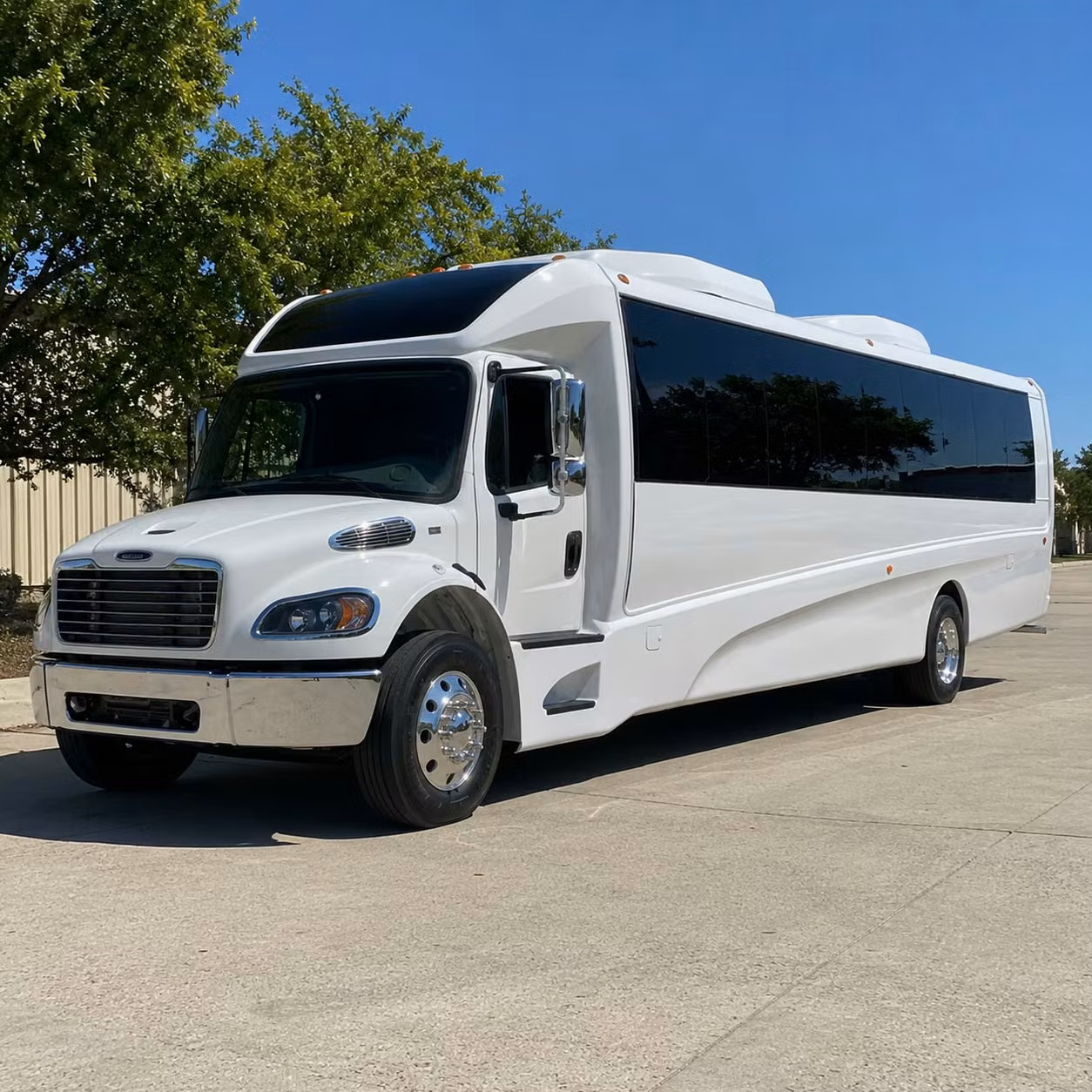 richmond 30 passenger minibus rental