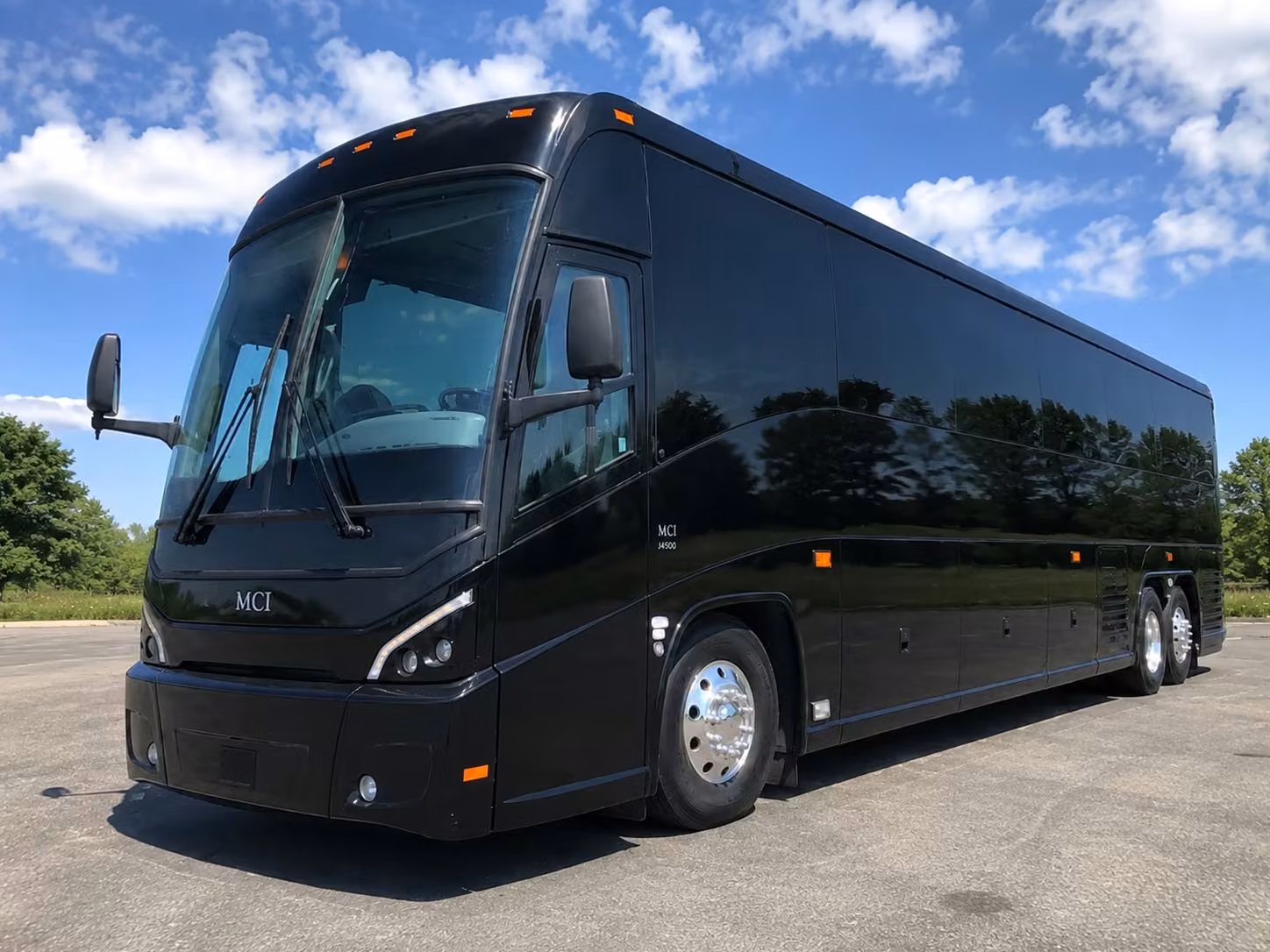 richmond wedding shuttle bus rentals that keep every guest on schedule